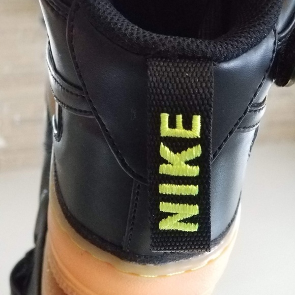 Nike Air Force 1 Mid LV8 - Picture 5 of 5